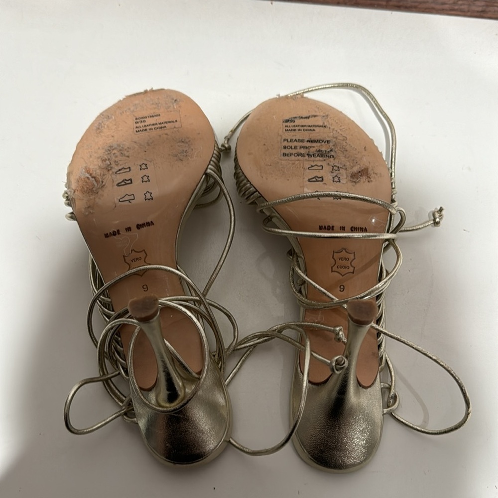 Alice + Olivia Gold Heels- size 9 - Picture 3 of 4